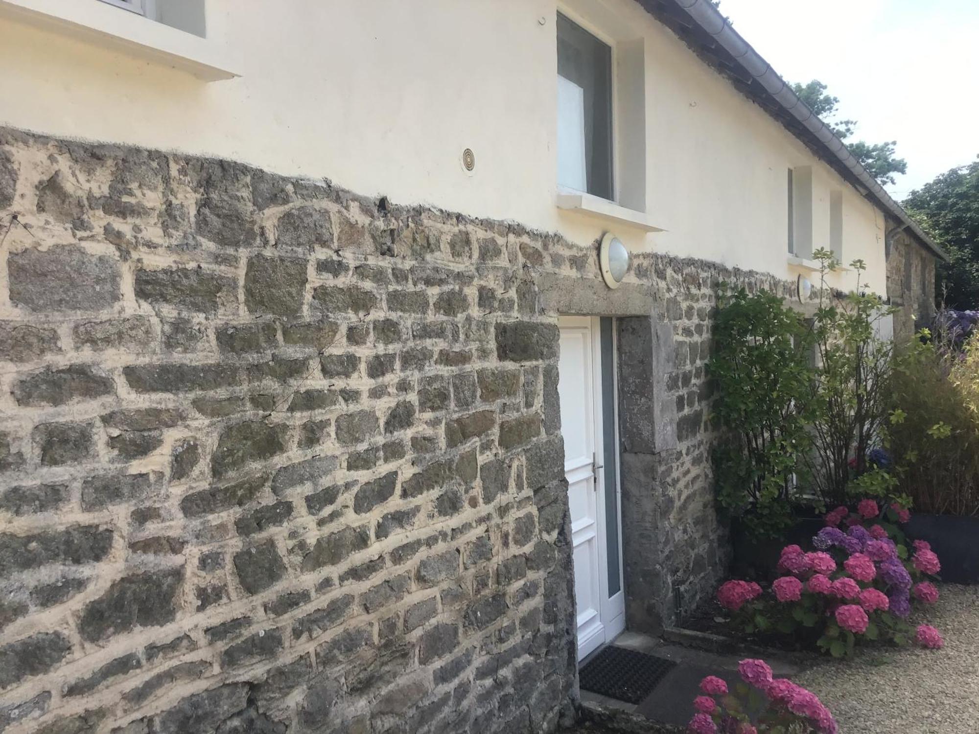 Charmant Gite Avec Exterieur Et Piscine Partagee Mespaul Buitenkant foto
